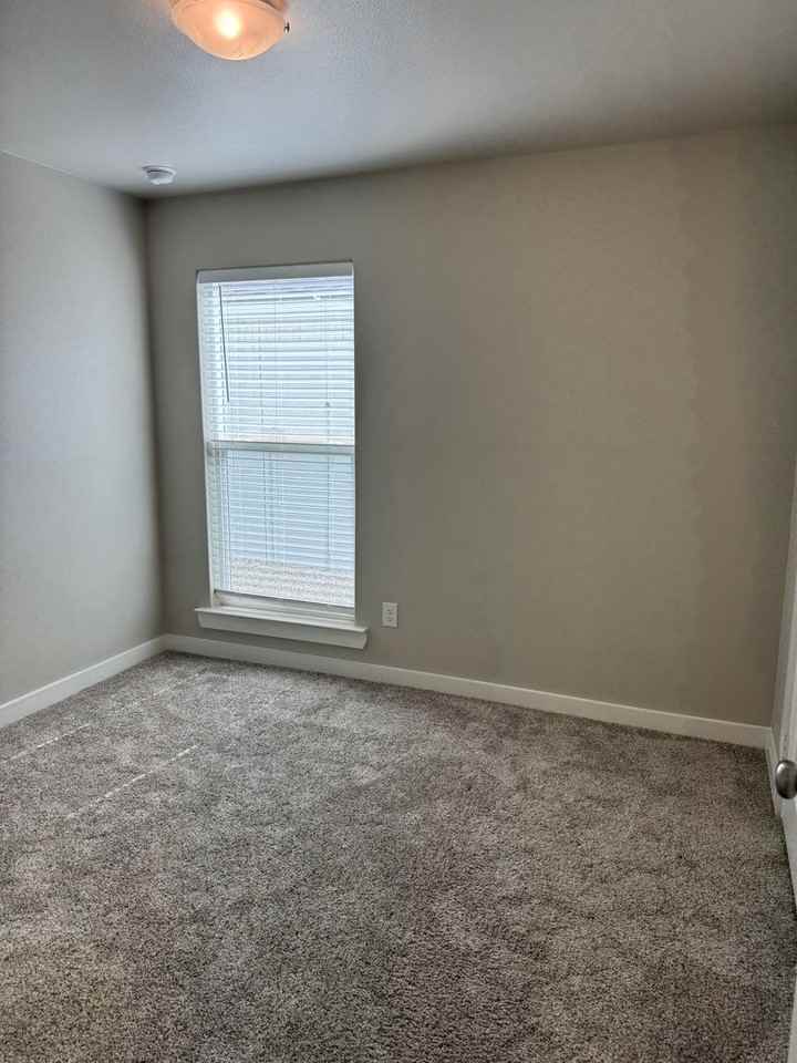 7413 36th St - Photo 7 of 13