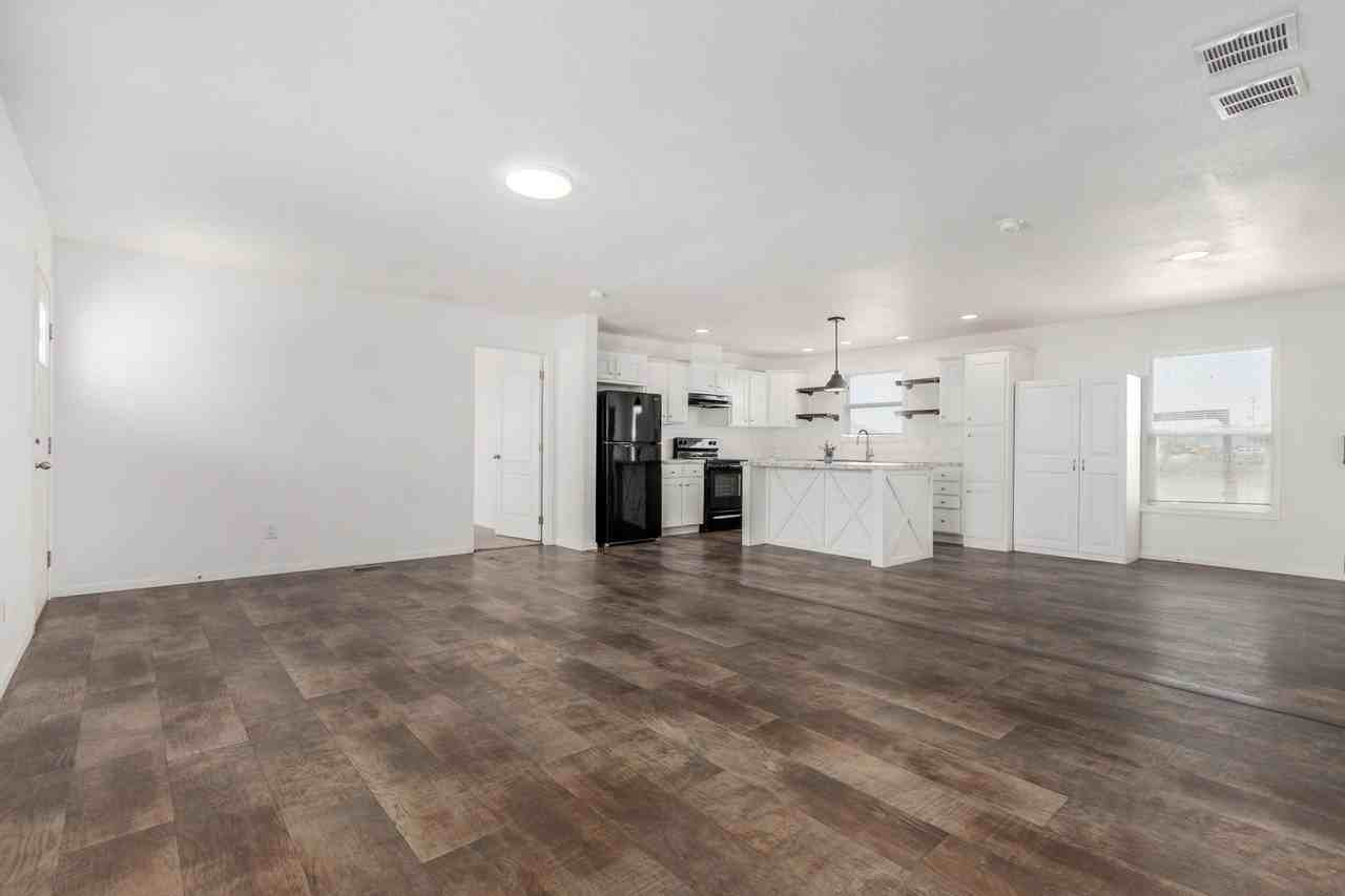 3218 N 424th Ave - Photo 3 of 34