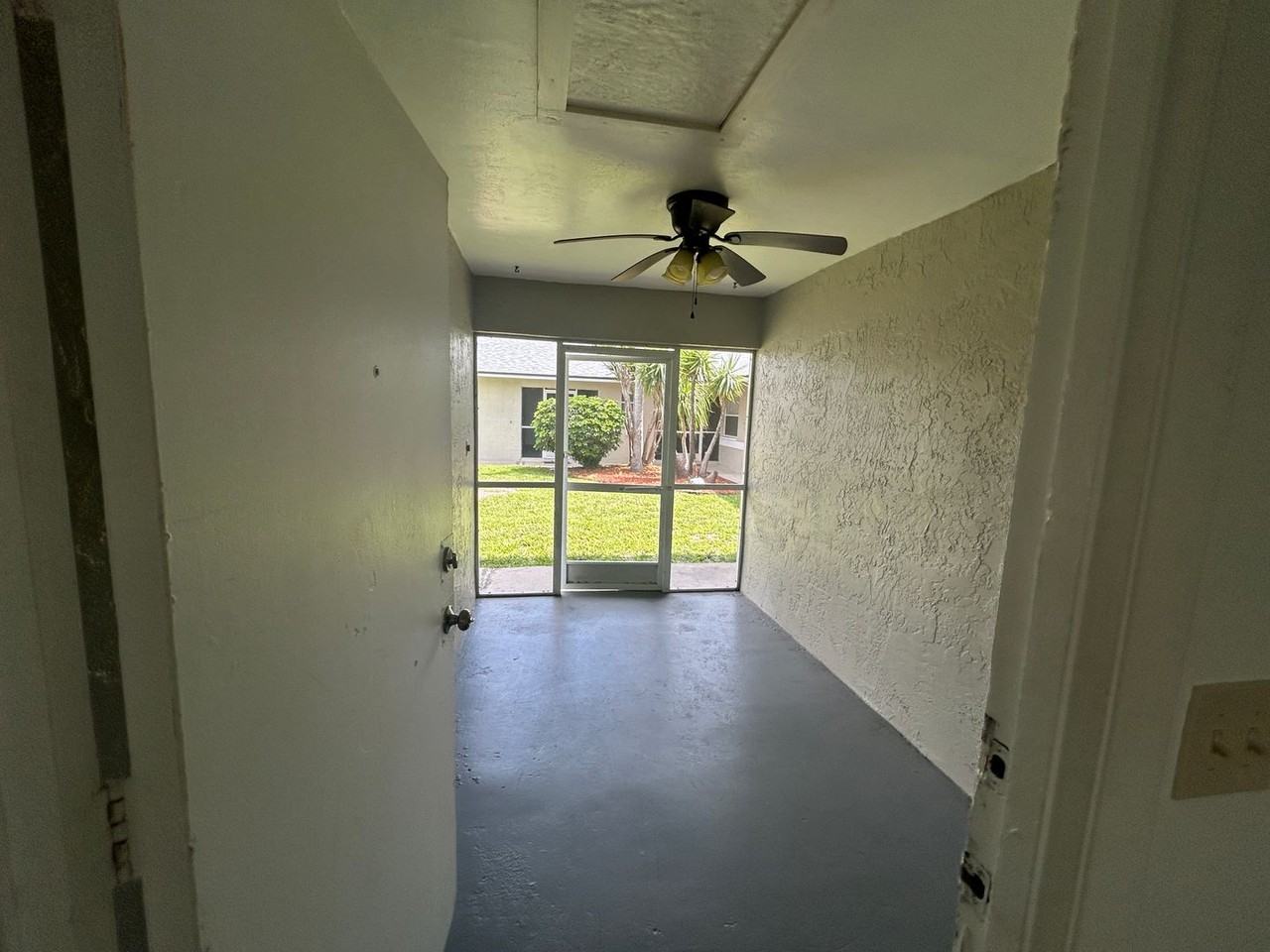 3331 3331 SE 15 th Place - 3331 SE 15th Place-4 #4 - Photo 2 of 16