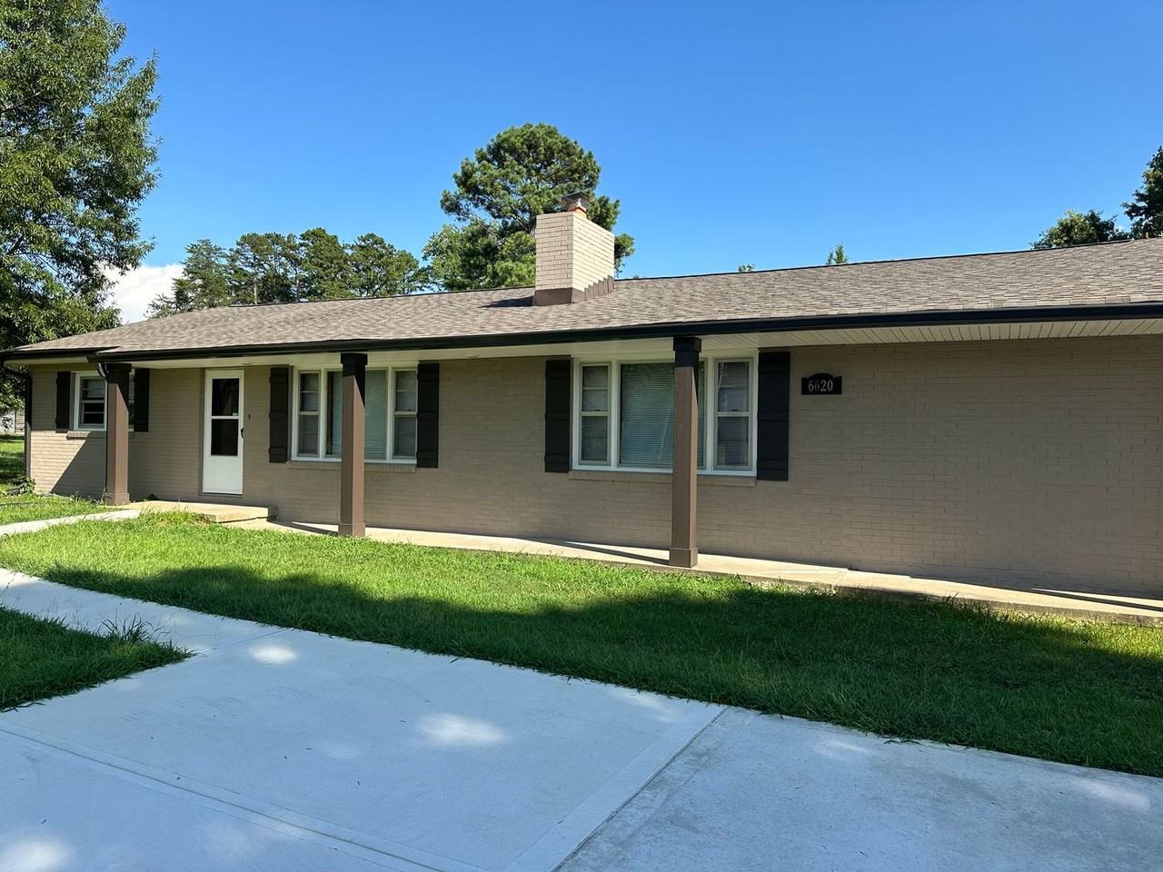 6620 Lakeview Rd - Photo 2 of 11