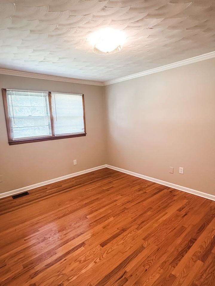 6620 Lakeview Rd - Photo 6 of 11