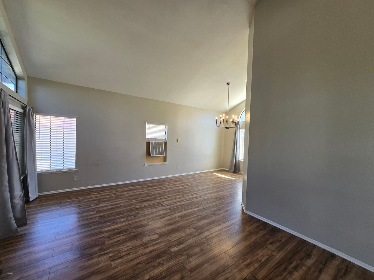 39354 Longhorn Ct - Photo 5 of 26