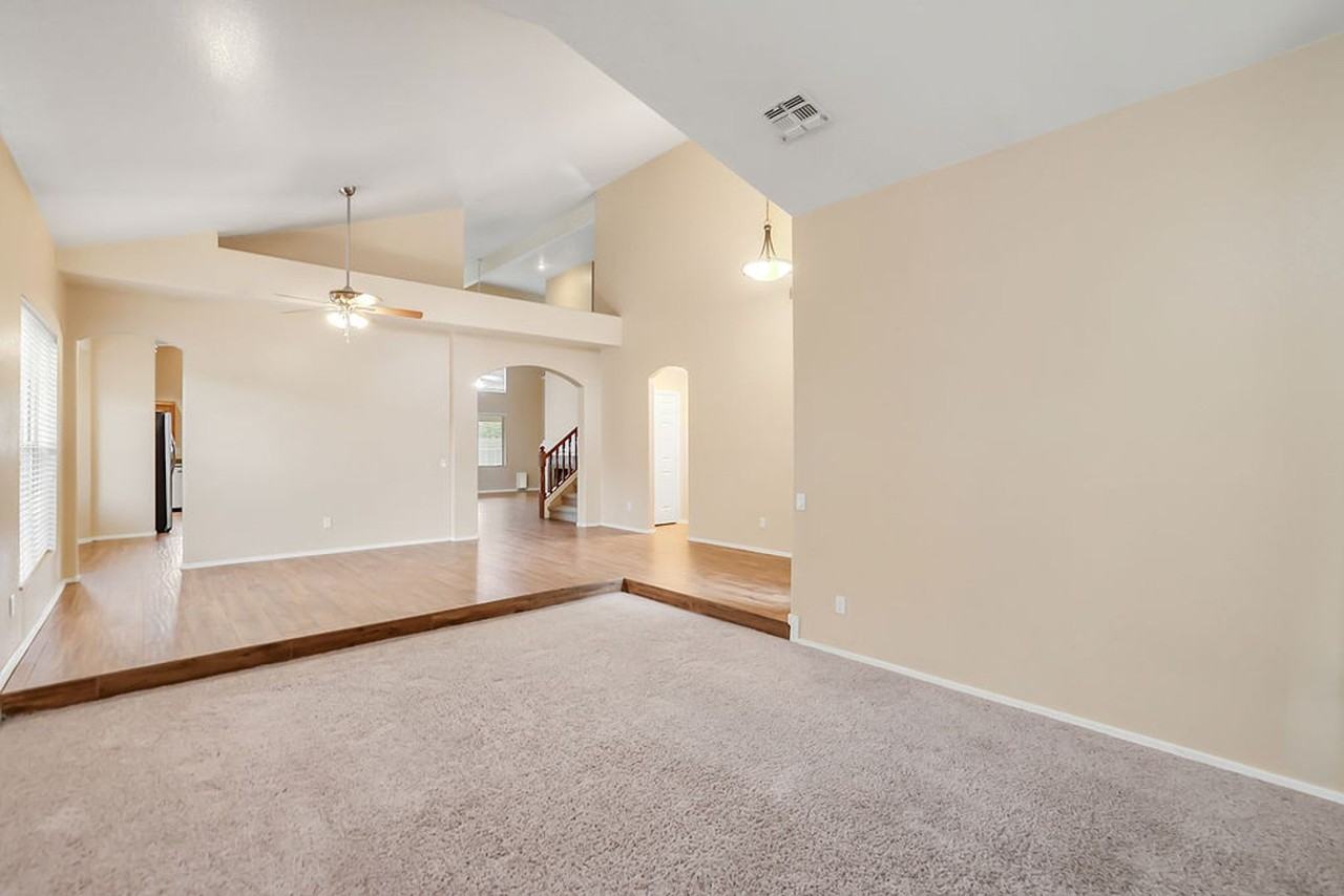 1380 N Concord Ave - Photo 5 of 36