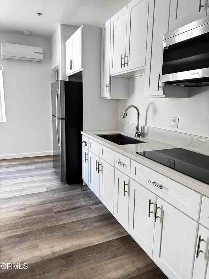 1251 Nightingale Pl - Photo 2 of 11