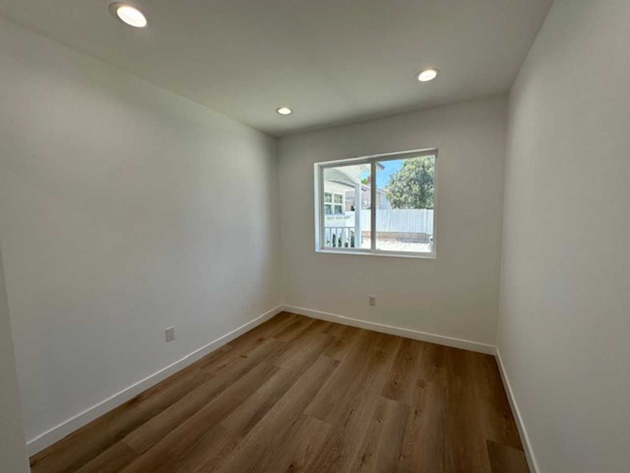 20334 Cantara St - Photo 6 of 9