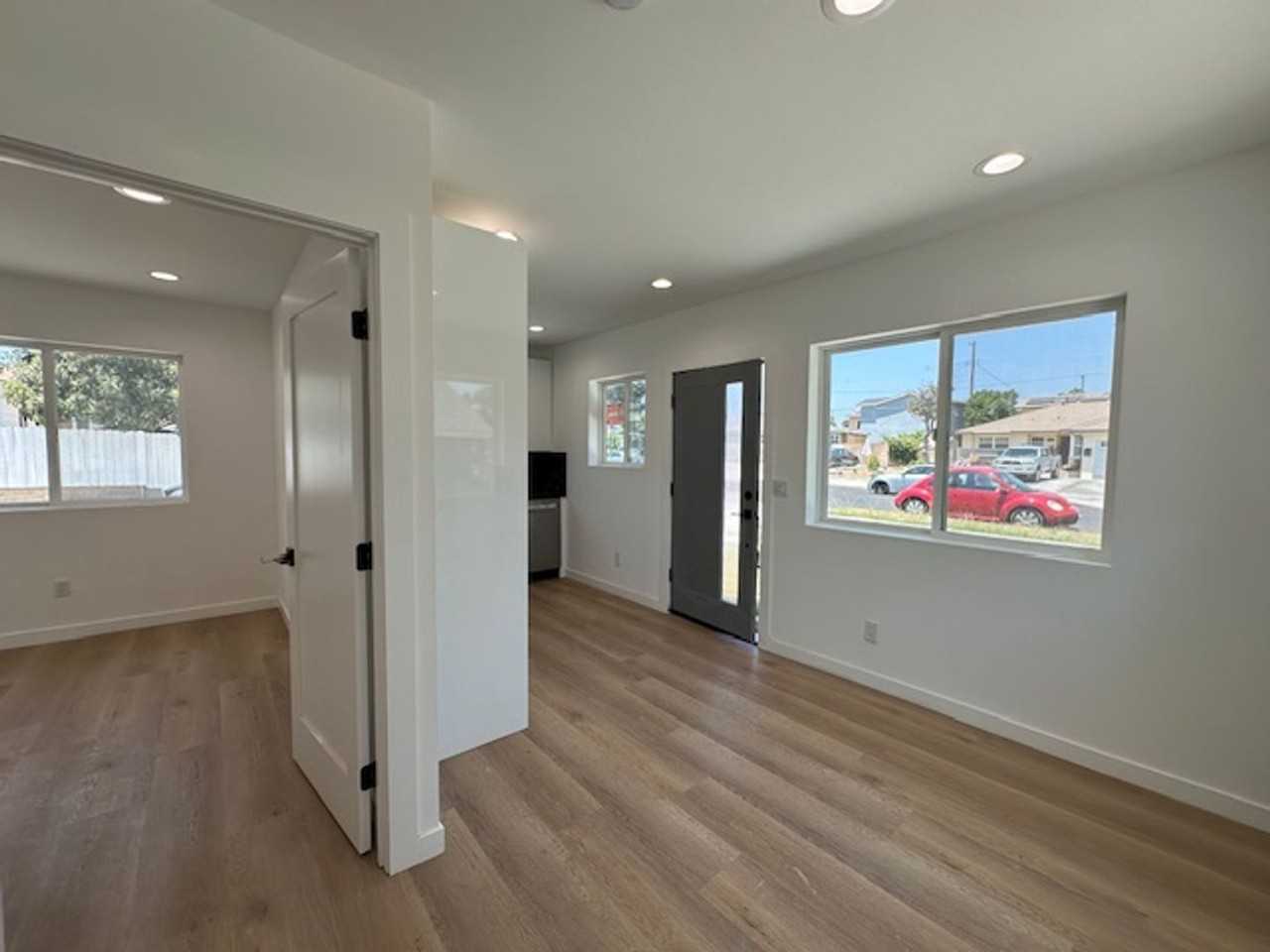 20334 Cantara St - Photo 7 of 9