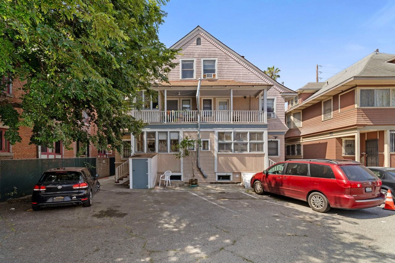 705-707 W 23rd St - Photo 3 of 3