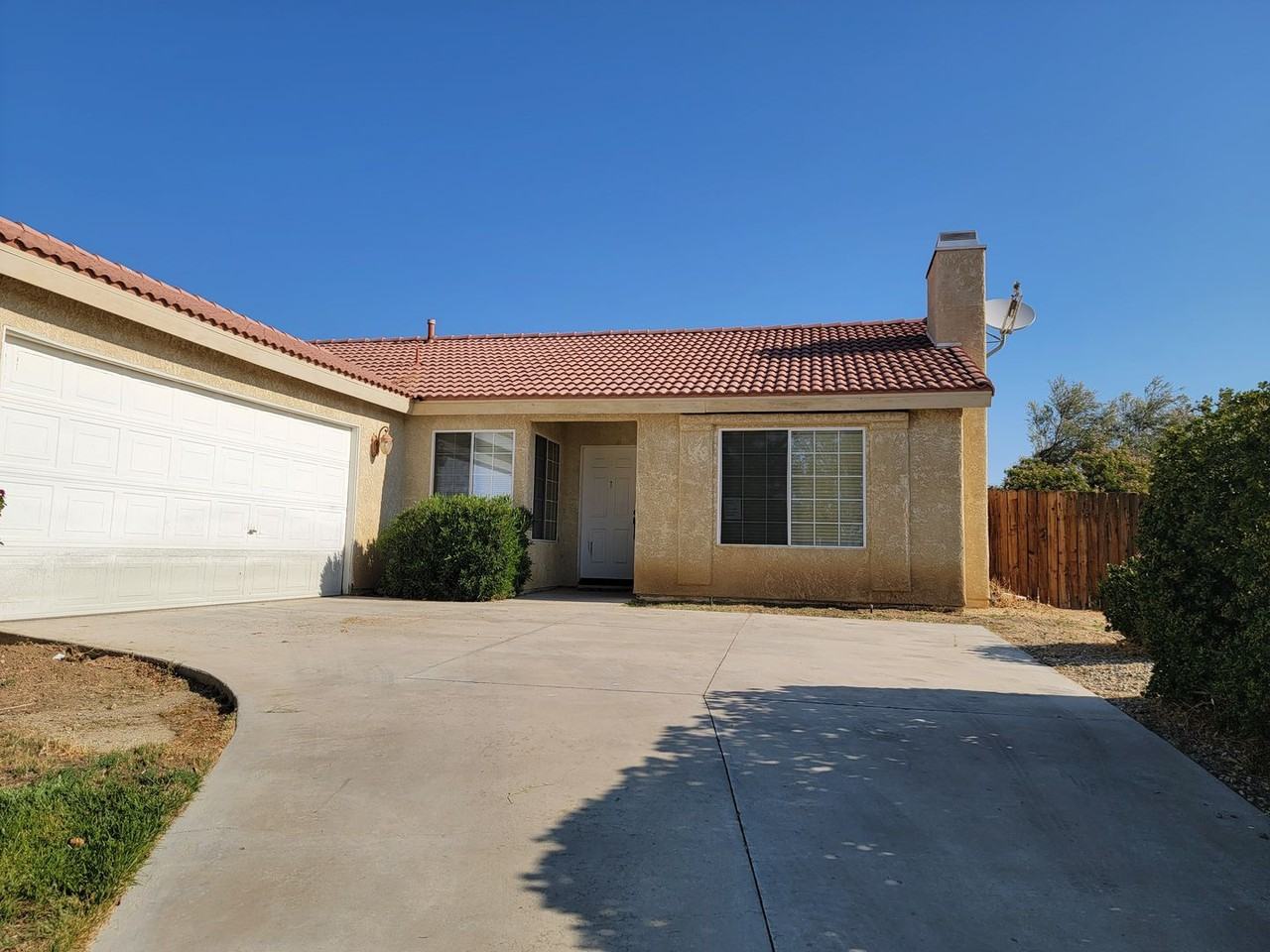 3719 Mount Lassen Ave - Photo 2 of 22