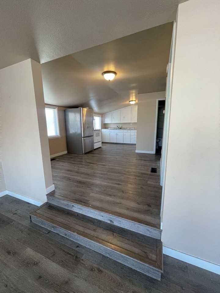 508 9th St - Photo 3 of 17