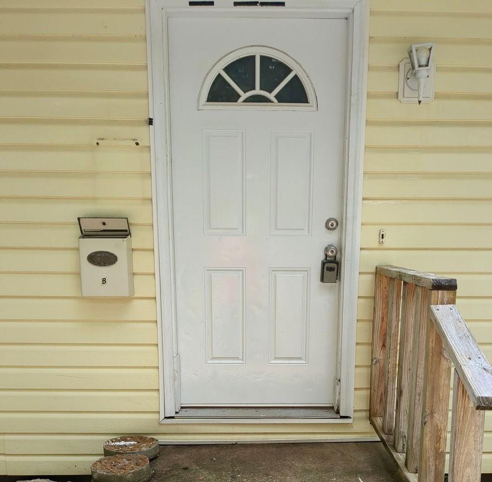 1406 W Calhoun St #B - Photo 2 of 16