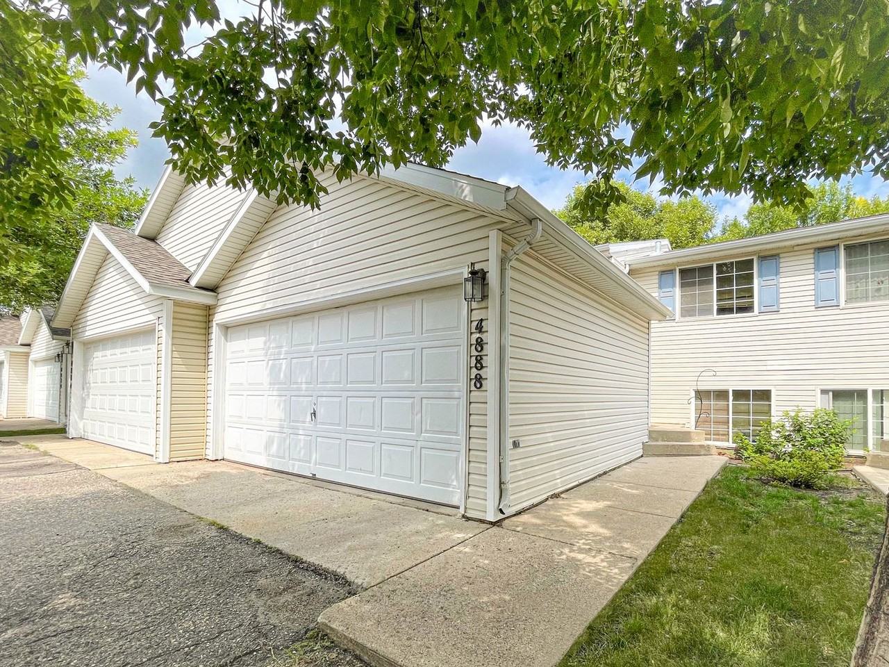 4846 10th Avenue Southwest - Photo 2 of 23