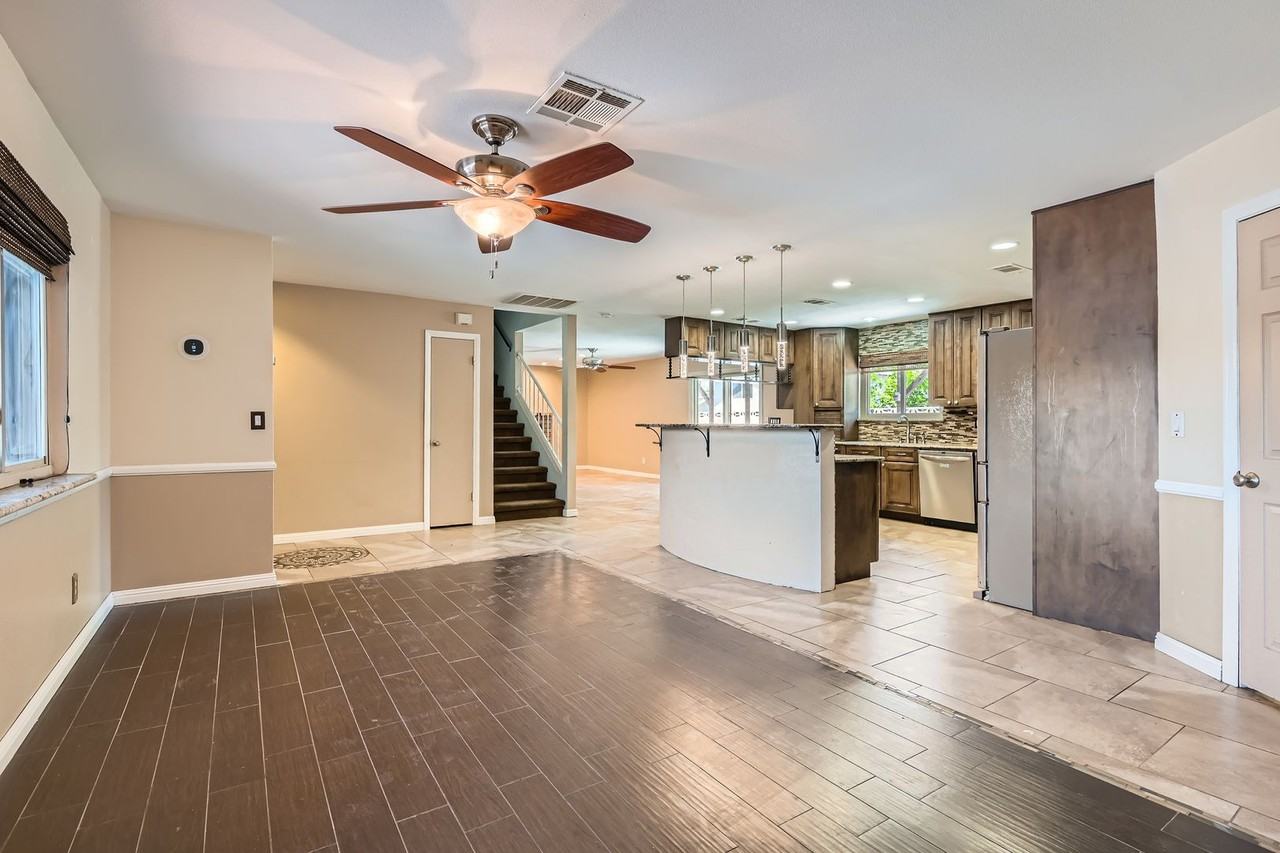 733 733  Strawberry PL - Strawberry PL - Photo 5 of 27