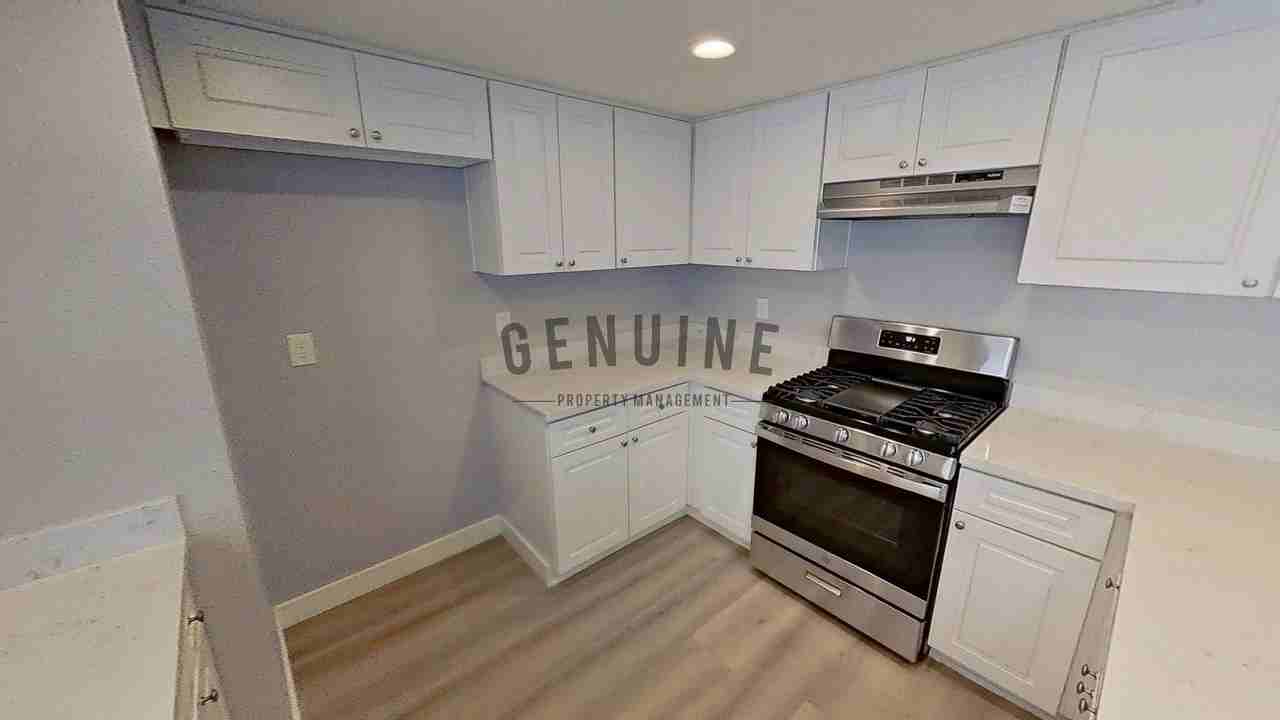 10062 Los Coyotes Ct - Photo 3 of 47