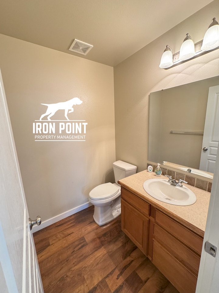 2361 W Crenshaw St - Photo 3 of 8