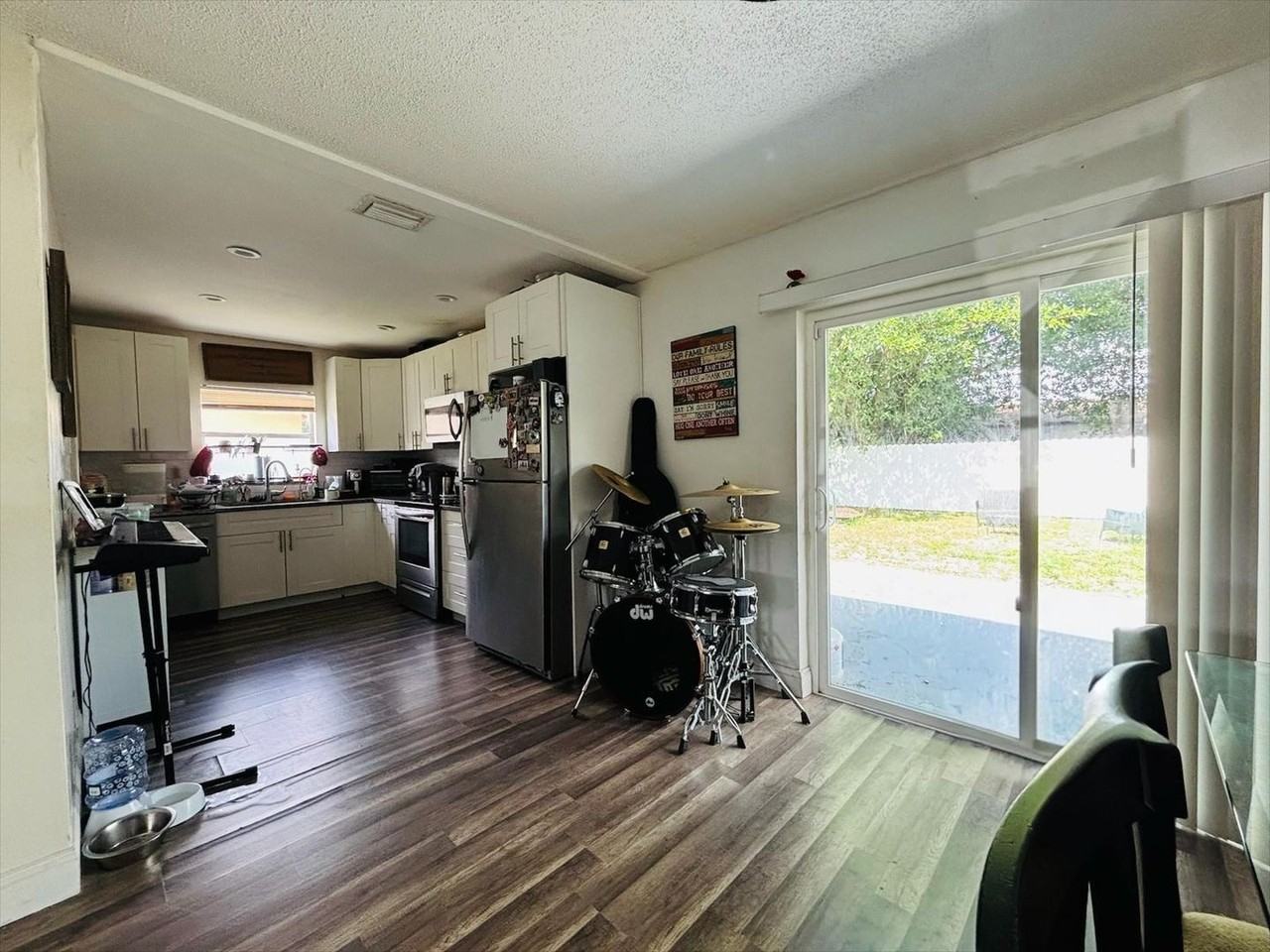 426 Sw 79th Ter - Photo 2 of 20