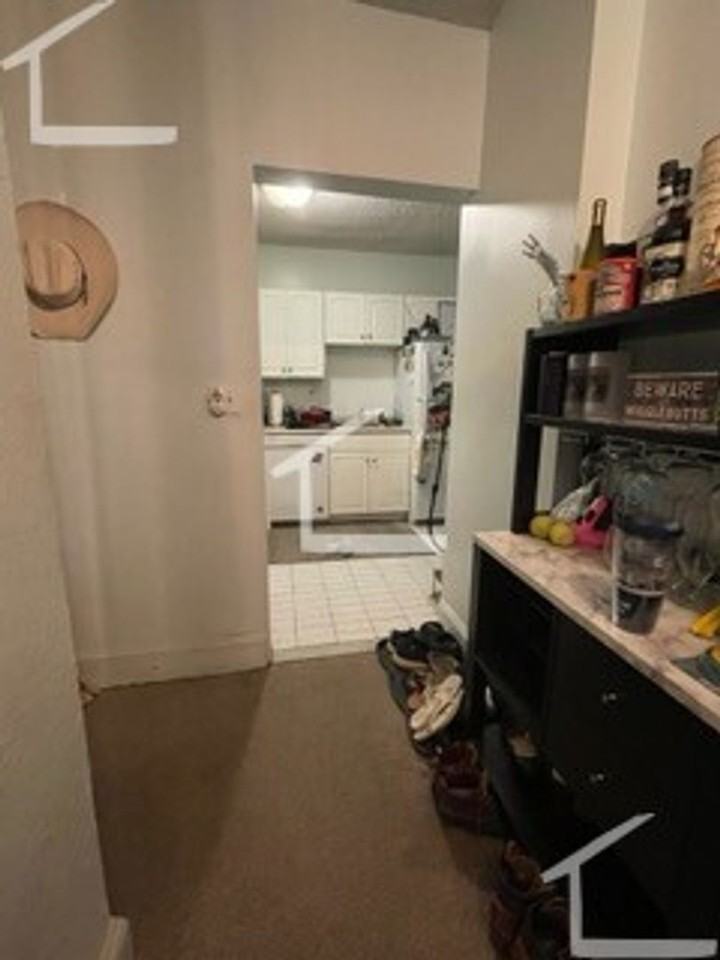 118 Strathmore Rd - Photo 3 of 15