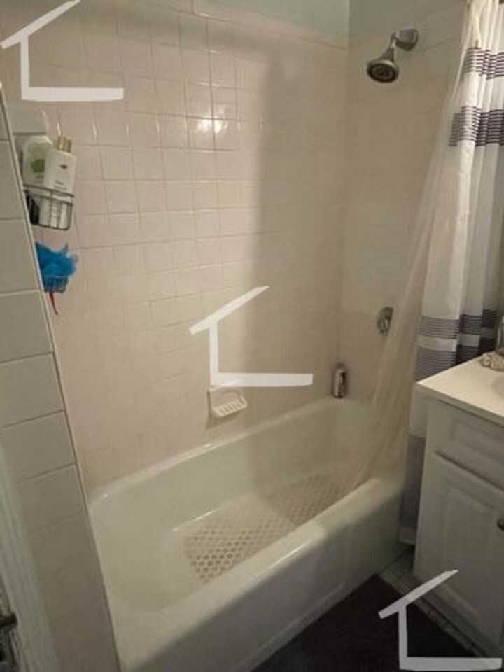 118 Strathmore Rd - Photo 6 of 15