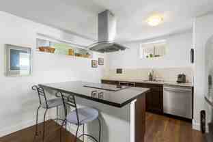 2044 Blantyre Avenue - Photo 1 of 1