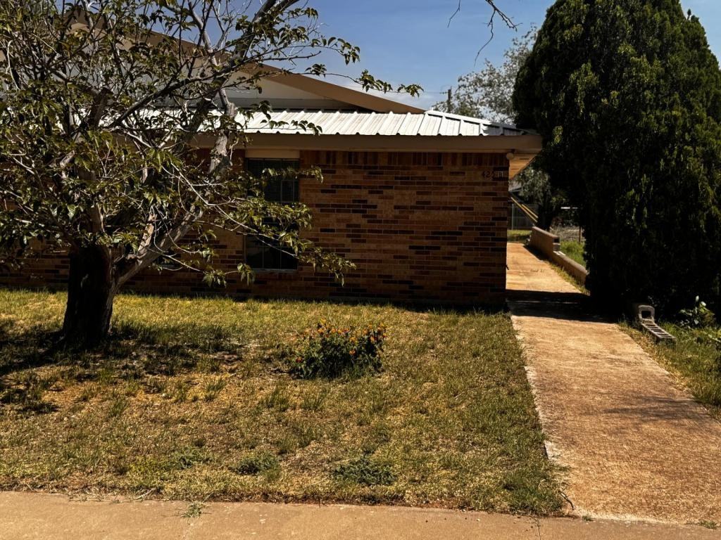 425 W Spruce Ave - Photo 2 of 28