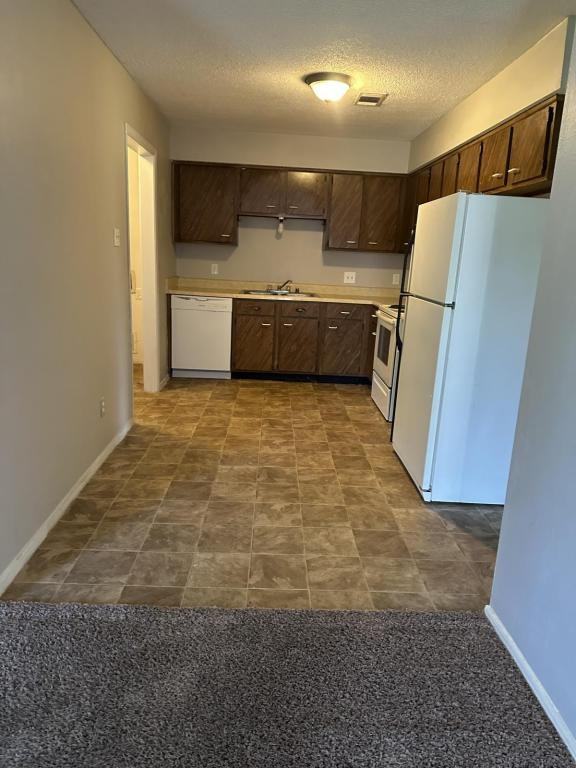 8505 S 31st Ter - Photo 4 of 15