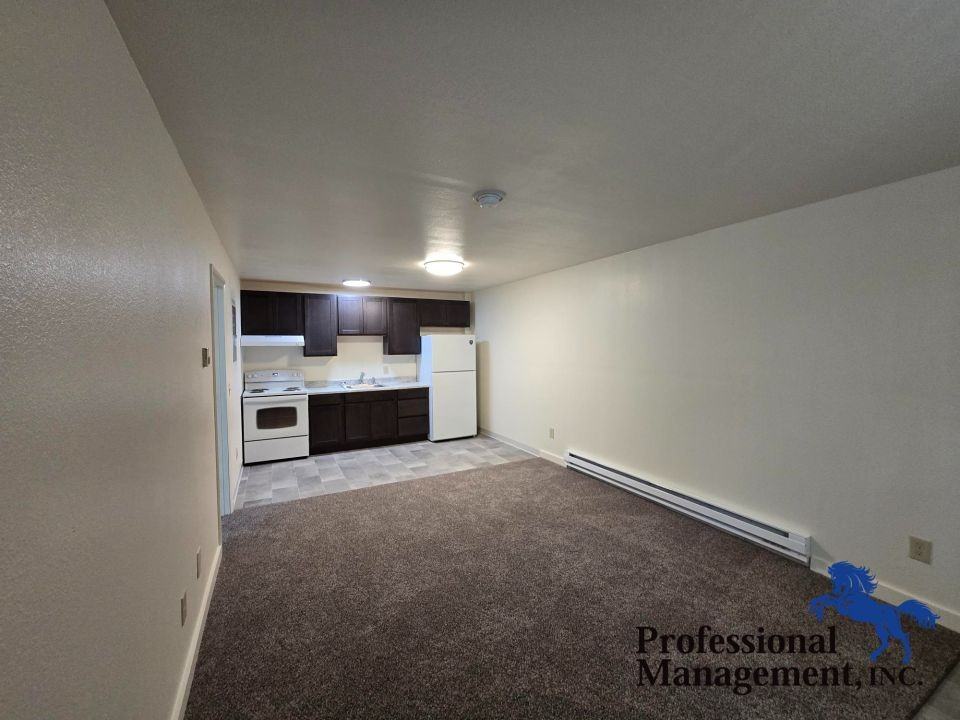 305 S 12th St W #G - Photo 4 of 8