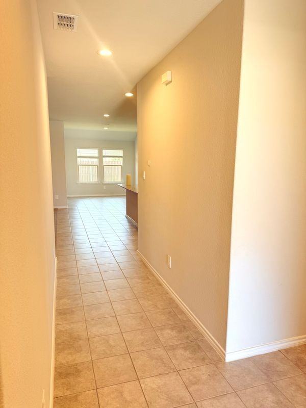 437 Destin Dr - Photo 2 of 16