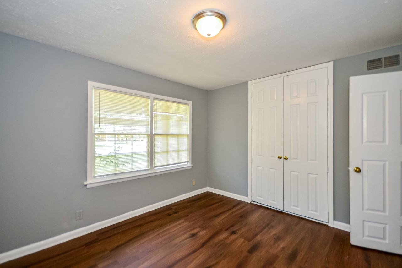 4244 Sunshine Dr - Photo 2 of 30
