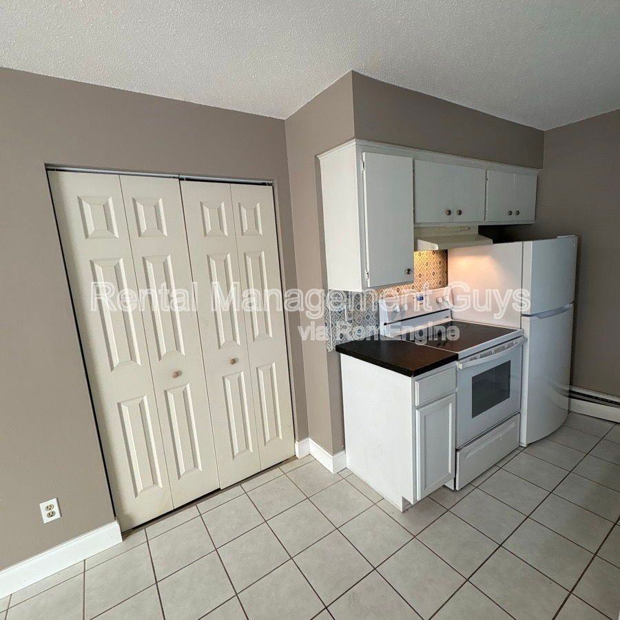 3520 12th Ave S #10 - Photo 3 of 18