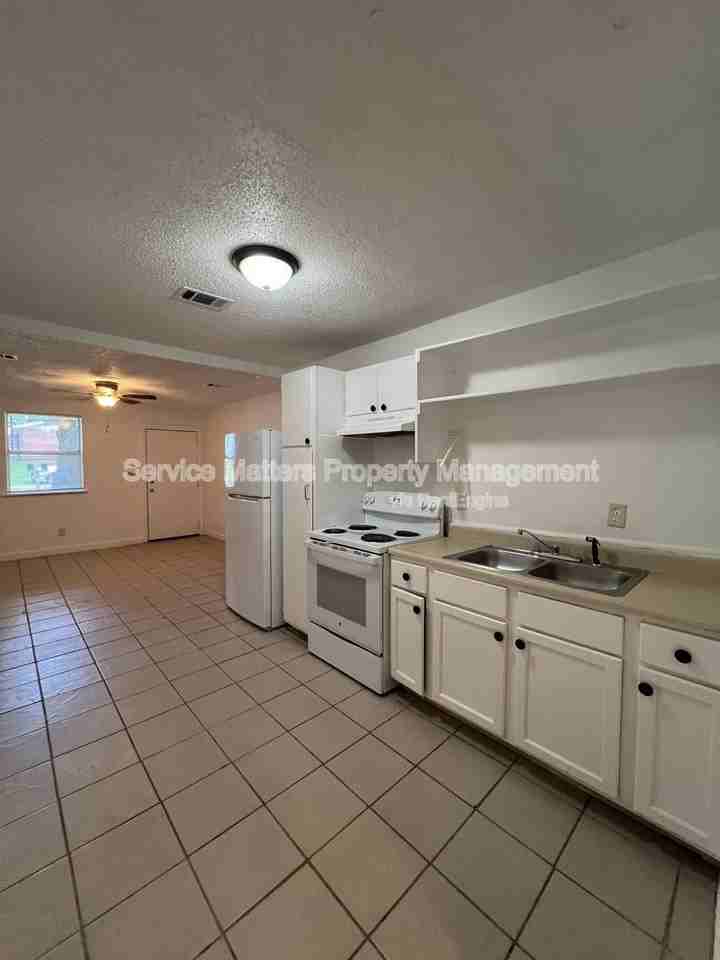 2601 W Belmont St - Photo 7 of 18