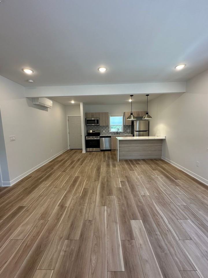 Foster Apartments - Photo 2 of 23