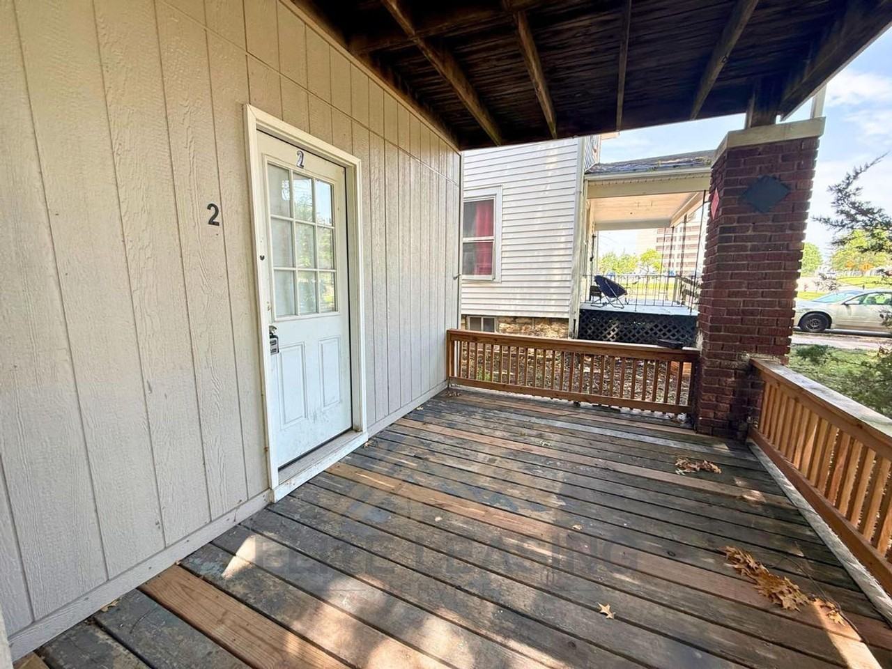 1255 SW Tyler St - Photo 2 of 9