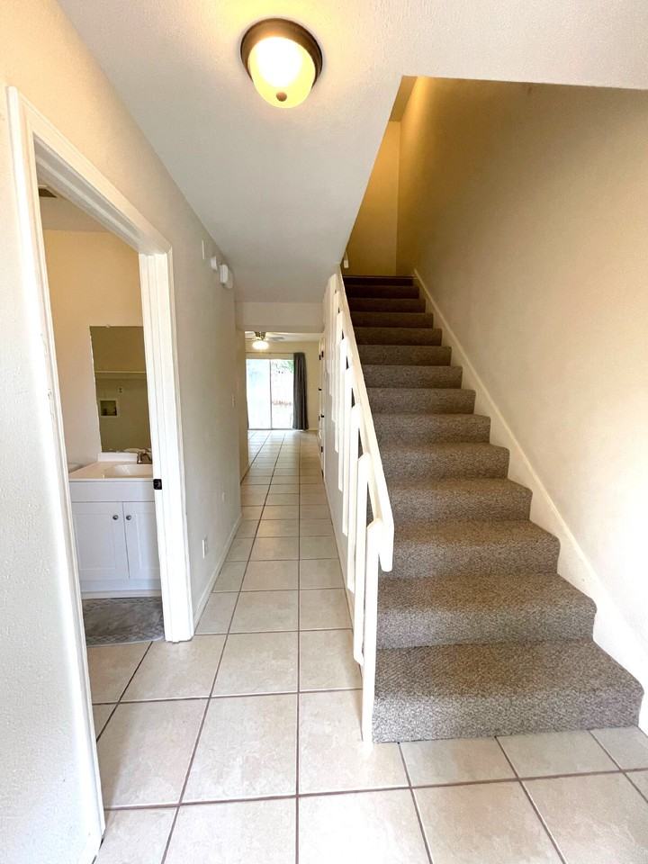 316 Teakwood Cir - Photo 3 of 15