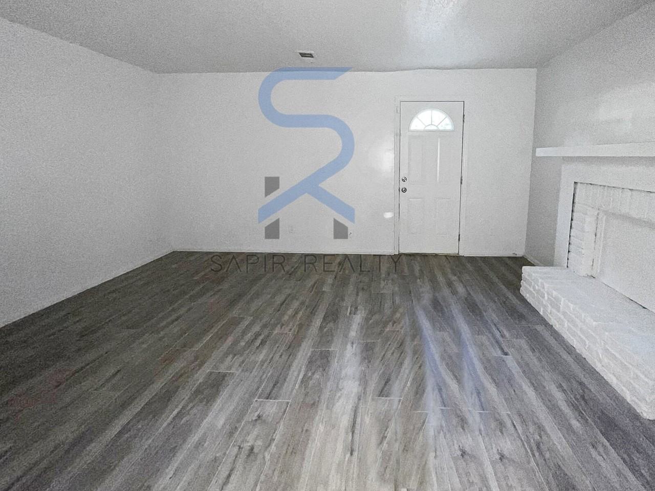 2734 Penwood Pl - Photo 3 of 17