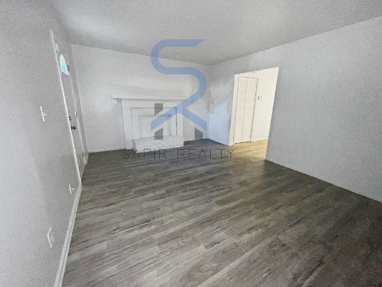 2734 Penwood Pl - Photo 4 of 17