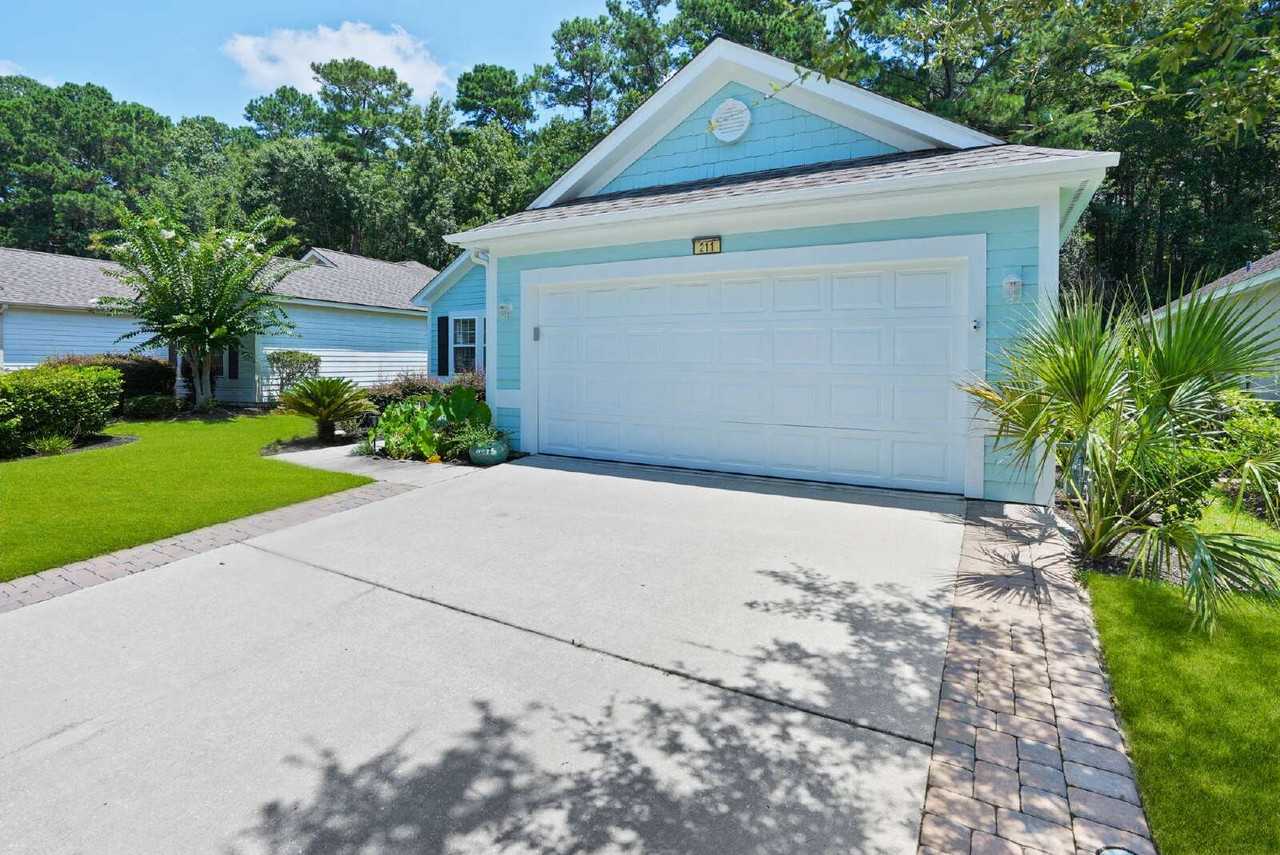 211 Hampton Cir - Photo 6 of 50