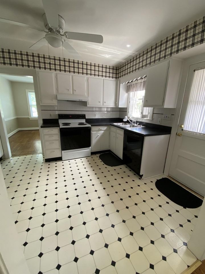 2211 Wendell Ave - Photo 2 of 48