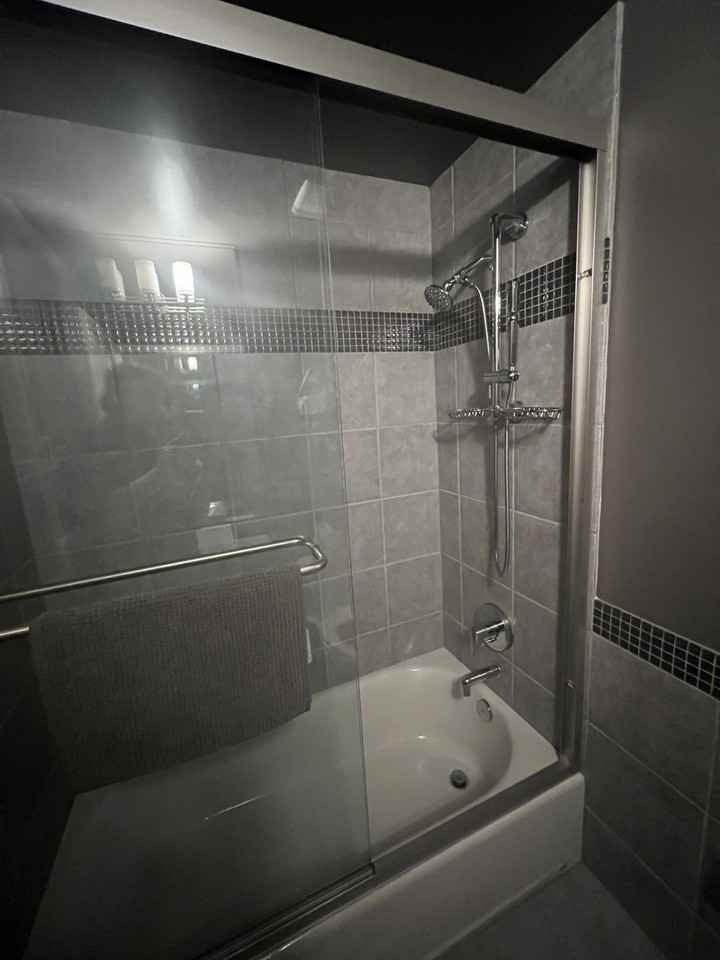 401 109th Ave Se - Photo 6 of 32