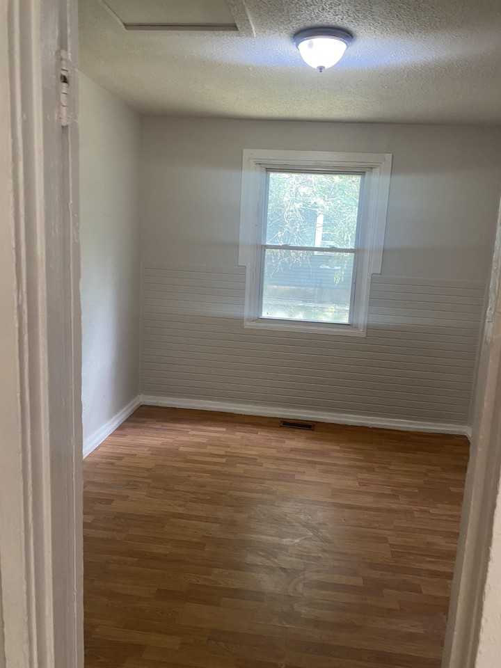 1901 Se Pennsylvania Ave #3 - Photo 2 of 5