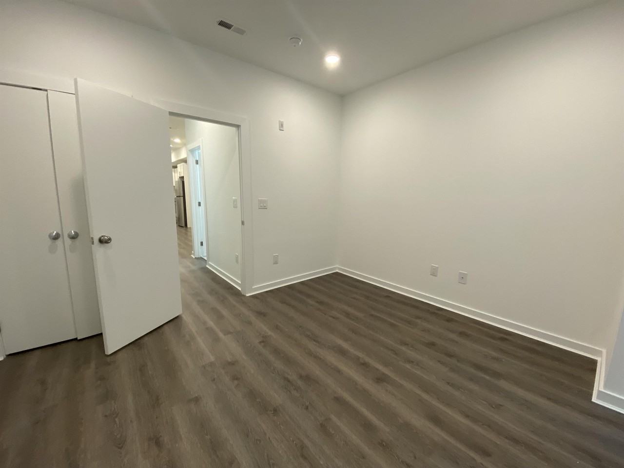 4936 W Thompson St #2 - Photo 4 of 5