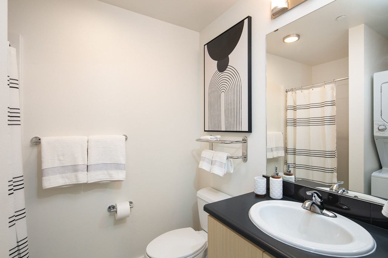 5216 Brooklyn Ave NE - Photo 7 of 30