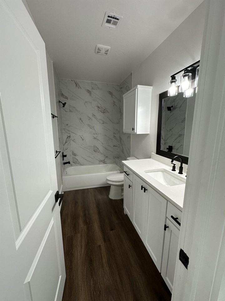 2308 Nw 16th St - Photo 2 of 13