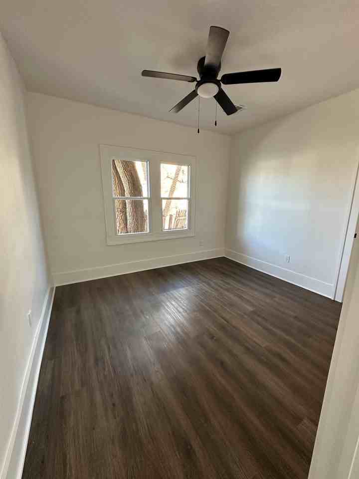 2308 Nw 16th St - Photo 7 of 13