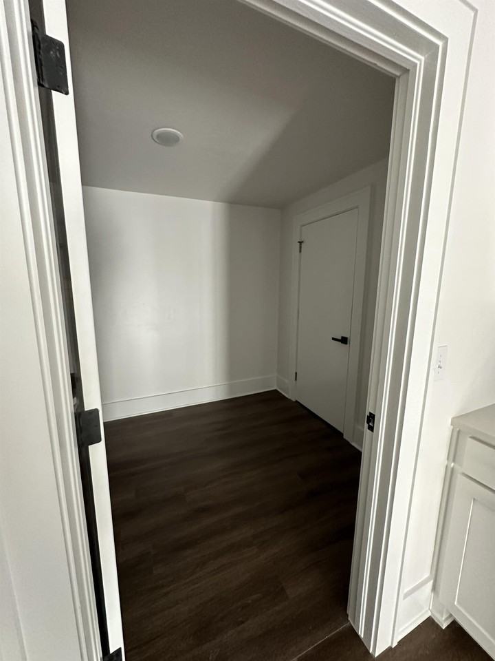 2308 Nw 16th St - Photo 6 of 13