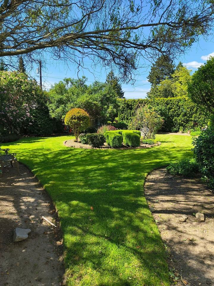 Royal Arms Villa - Photo 2 of 3