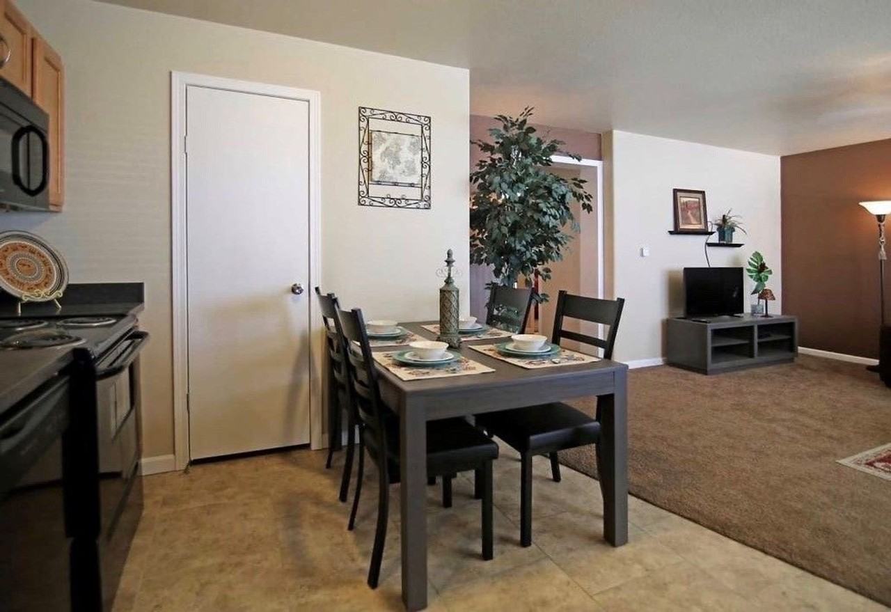 Fairways at Hunters Run Apartments - Photo 3 of 50