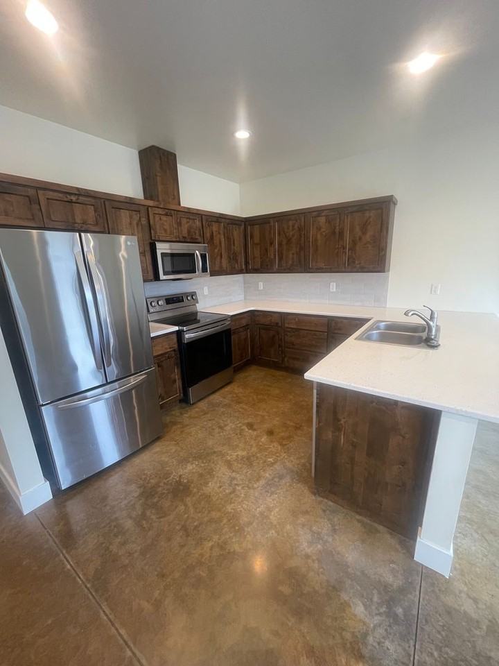 1909 River Rd #1909 - Photo 6 of 23