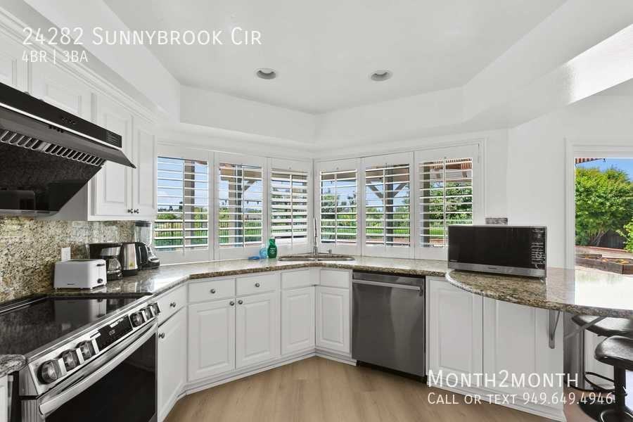 24282 Sunnybrook Cir - Photo 5 of 33