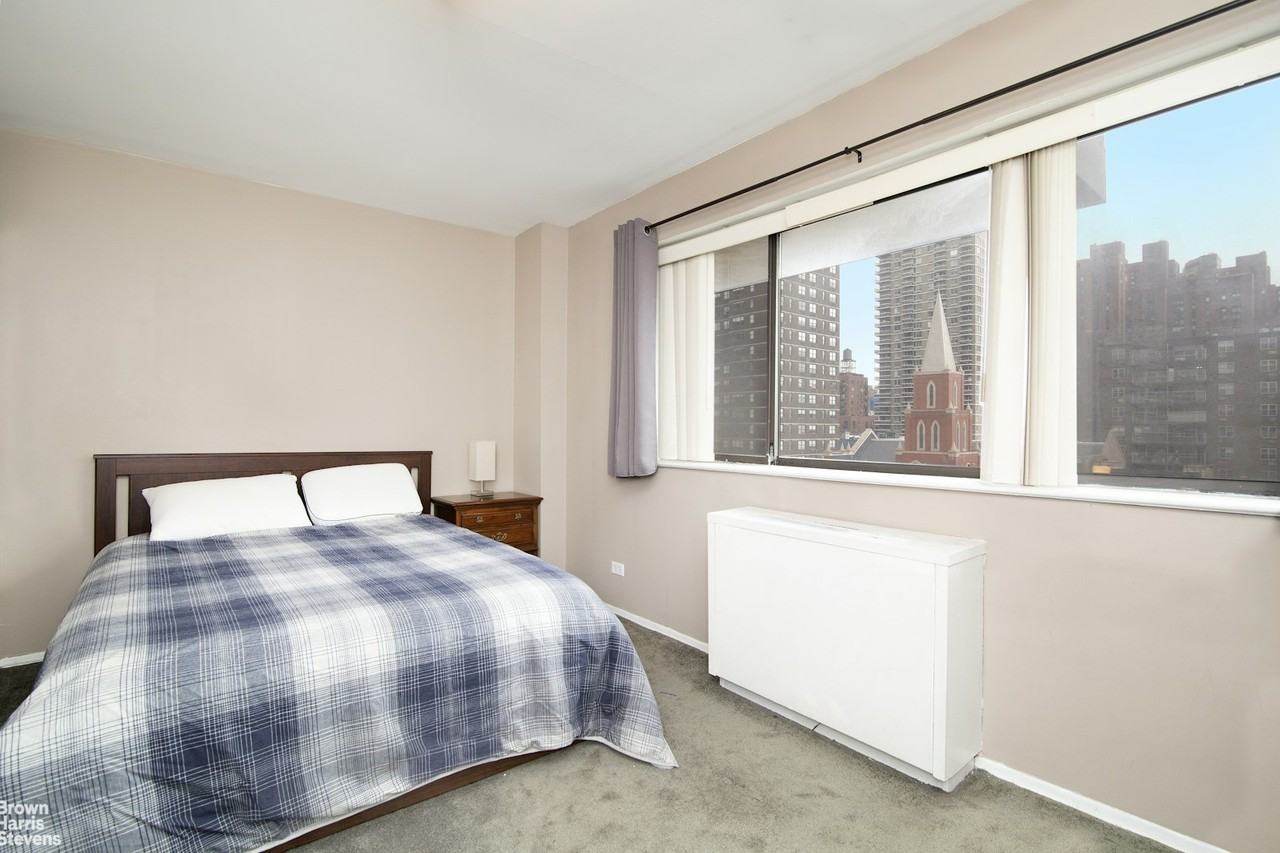 225 E 86th St #801 - Photo 6 of 9