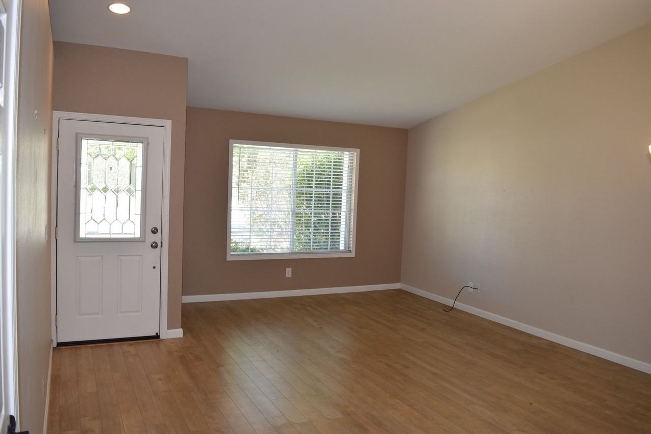 1035 Shenencock Way - Photo 2 of 15