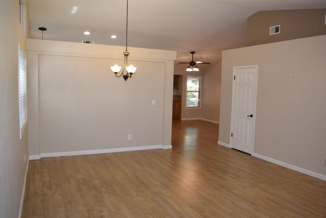 1035 Shenencock Way - Photo 3 of 15